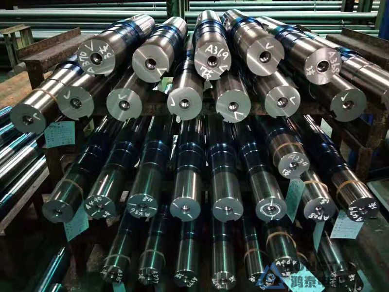 YVFE2-315M-4电机轴伸打螺纹孔定制